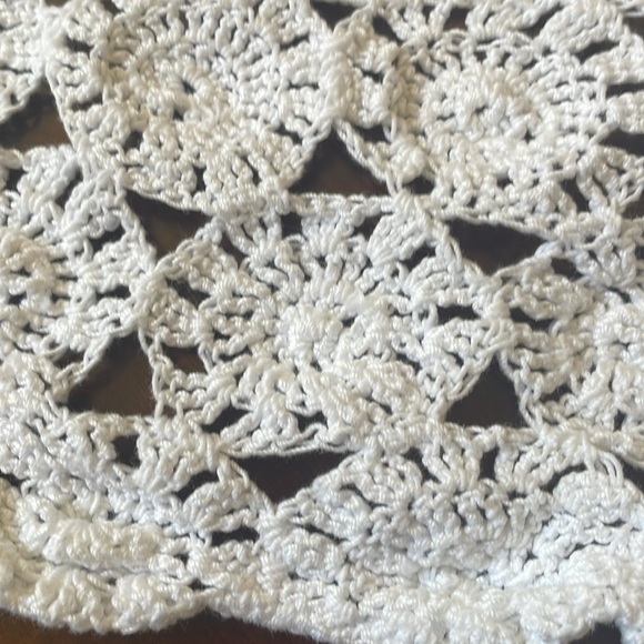 Hand made white cotton crochet medallion table runner cover with angle - Picture 6 of 9